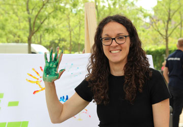 Angela Dorn bei der Aktion "für mehr Kitaplätze - Hand drauf!" Angela Dorn bei der Aktion "für mehr Kitaplätze - Hand drauf!"